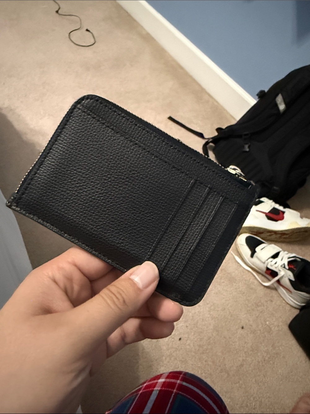 kate spade Black Pebbled Leather Zip Card Case with Gold Logo - Picture 2 of 2